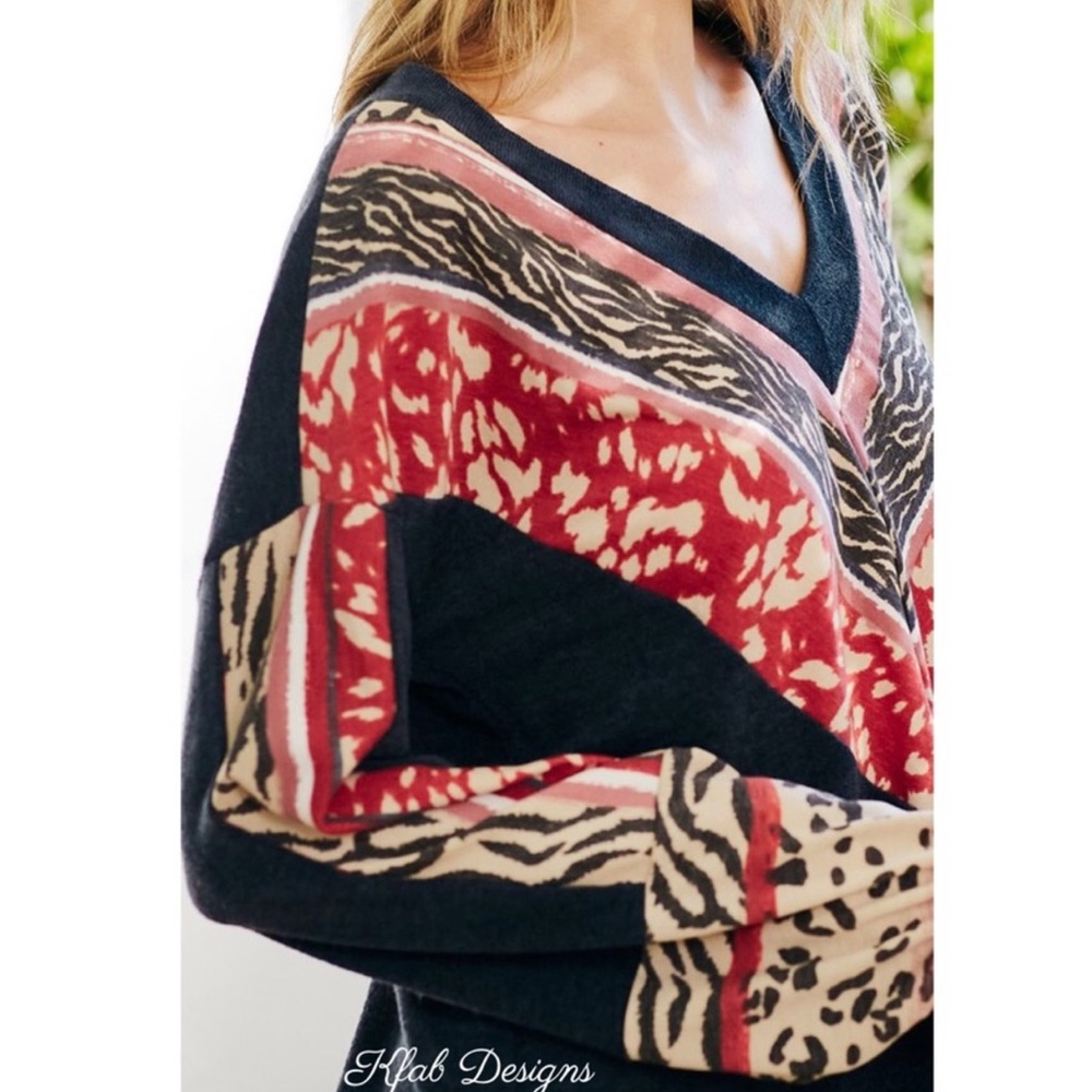 New!Clearance🔥 Super Soft V Neck Leopard ColorBlock Long Sleeve oversized Top - Picture 9 of 9